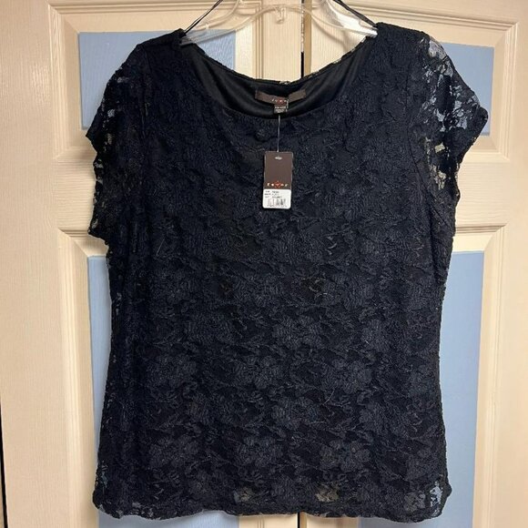Women's Top - Picture 1 of 4